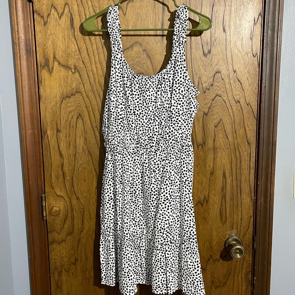 Banana Republic black & white cheetah dress. New with tags. Sz medium tall. - Picture 1 of 3